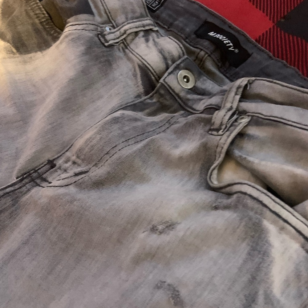 Gray Skinny Jeans with Distressed Look